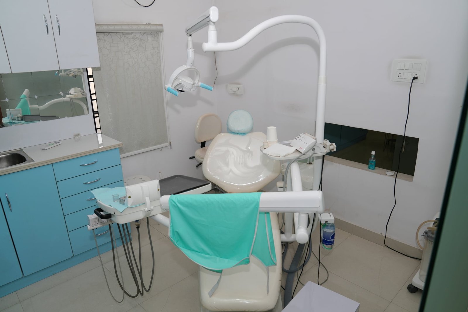Fully-Equipped Treatment Bay - slide 1