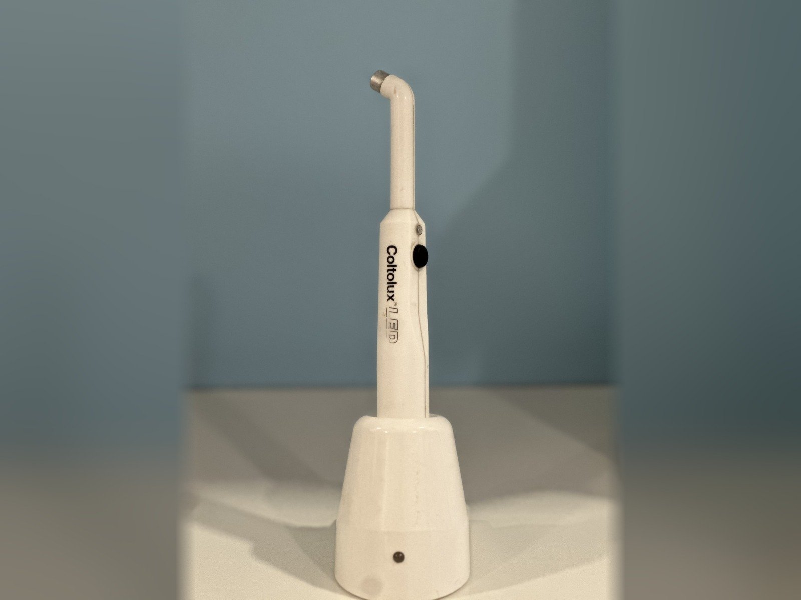 Cattani LED Curing Light - slide 1