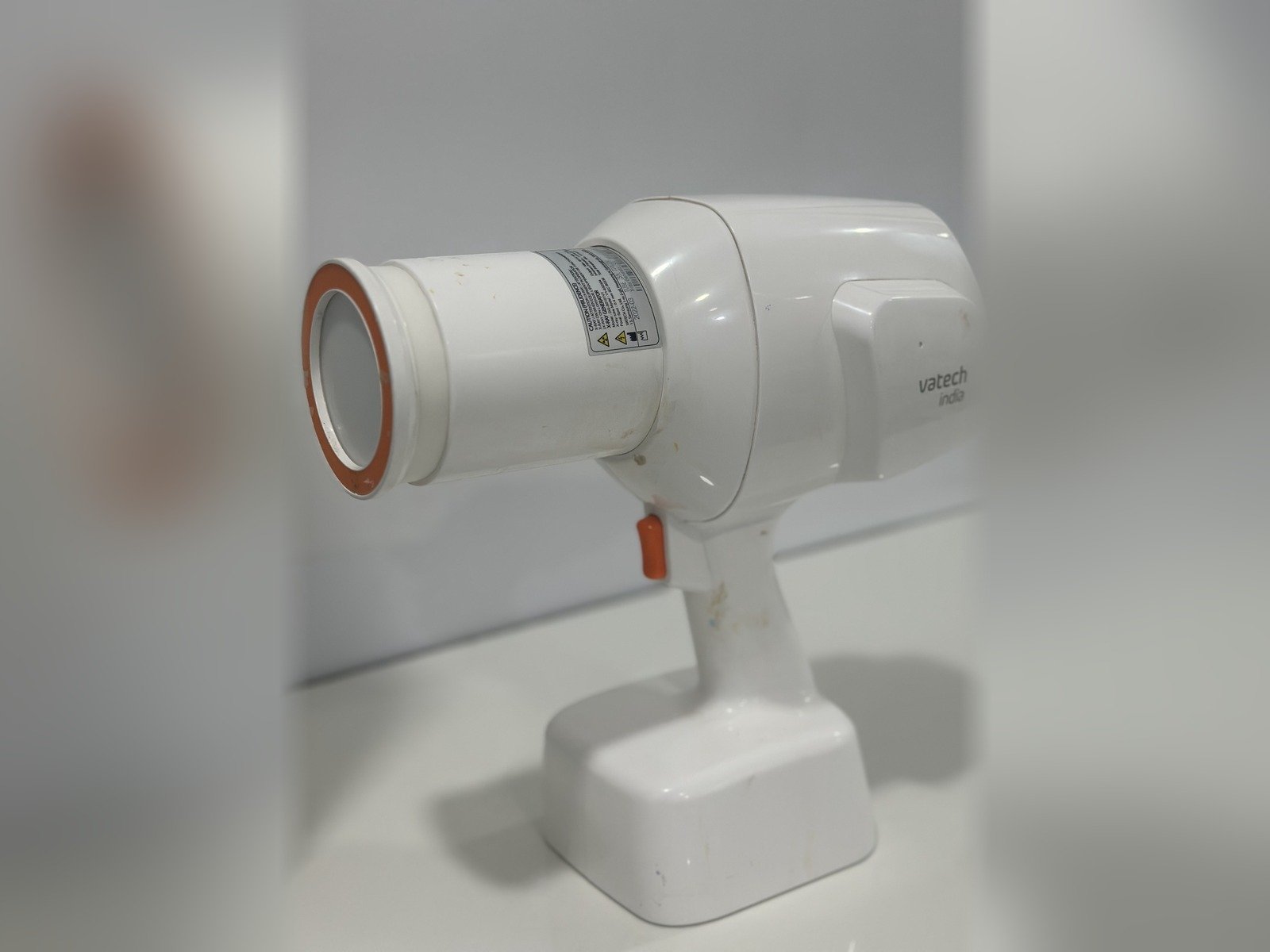 VATECH Portable Dental X-Ray Machine - slide 1